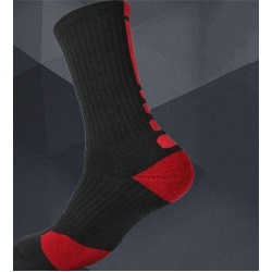 BasketballSocksBlackRed-520x574